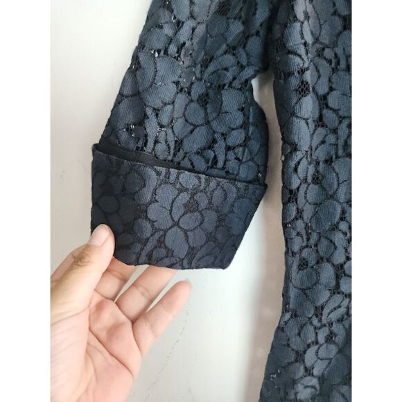 Roberta Scarpa Women Navy Blue Floral Lace Darted Button Down Blouse size 8 - Picture 4 of 9